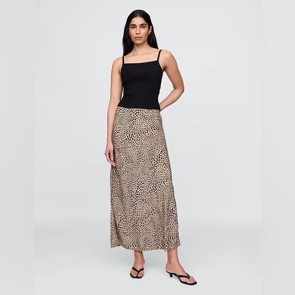 NWT Gap Leopard Crepe Maxi Slip Skirt Size M - Picture 1 of 2